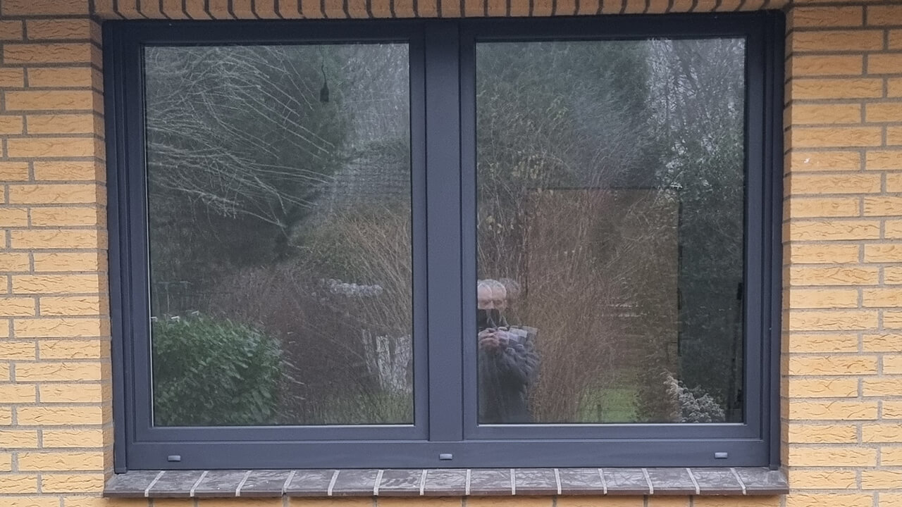 Neues Doppelfenster In Klinkerfassade